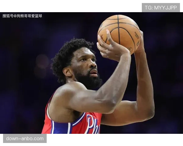 恩比德半场已取30分10篮板，76人大比分领先黄蜂