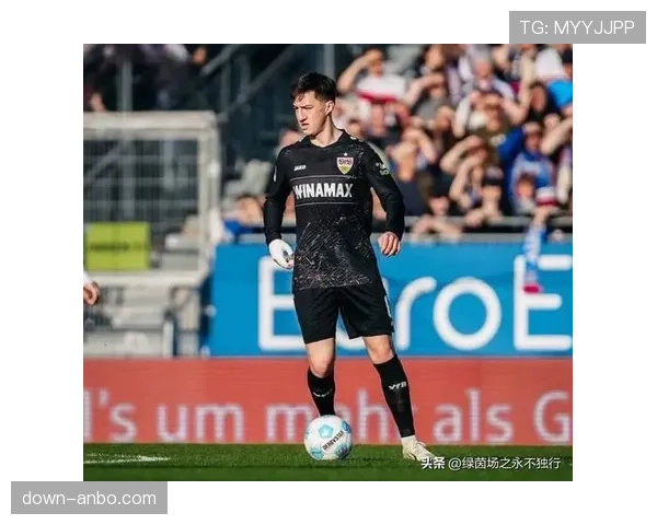 官方：皇马与年轻中场卡马文加续约至2030年，违约金10亿欧