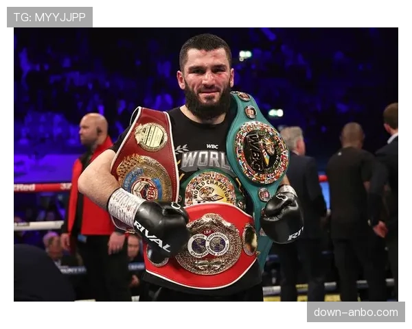 贝特比耶夫确认左肩旧伤复发，将推迟下一场卫冕战