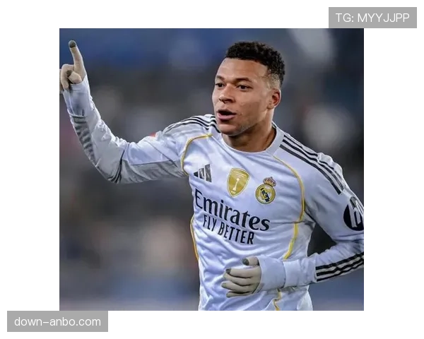 终场哨响，皇马众将黯然离场，姆巴佩欧冠首秀赛季梦碎安联球场